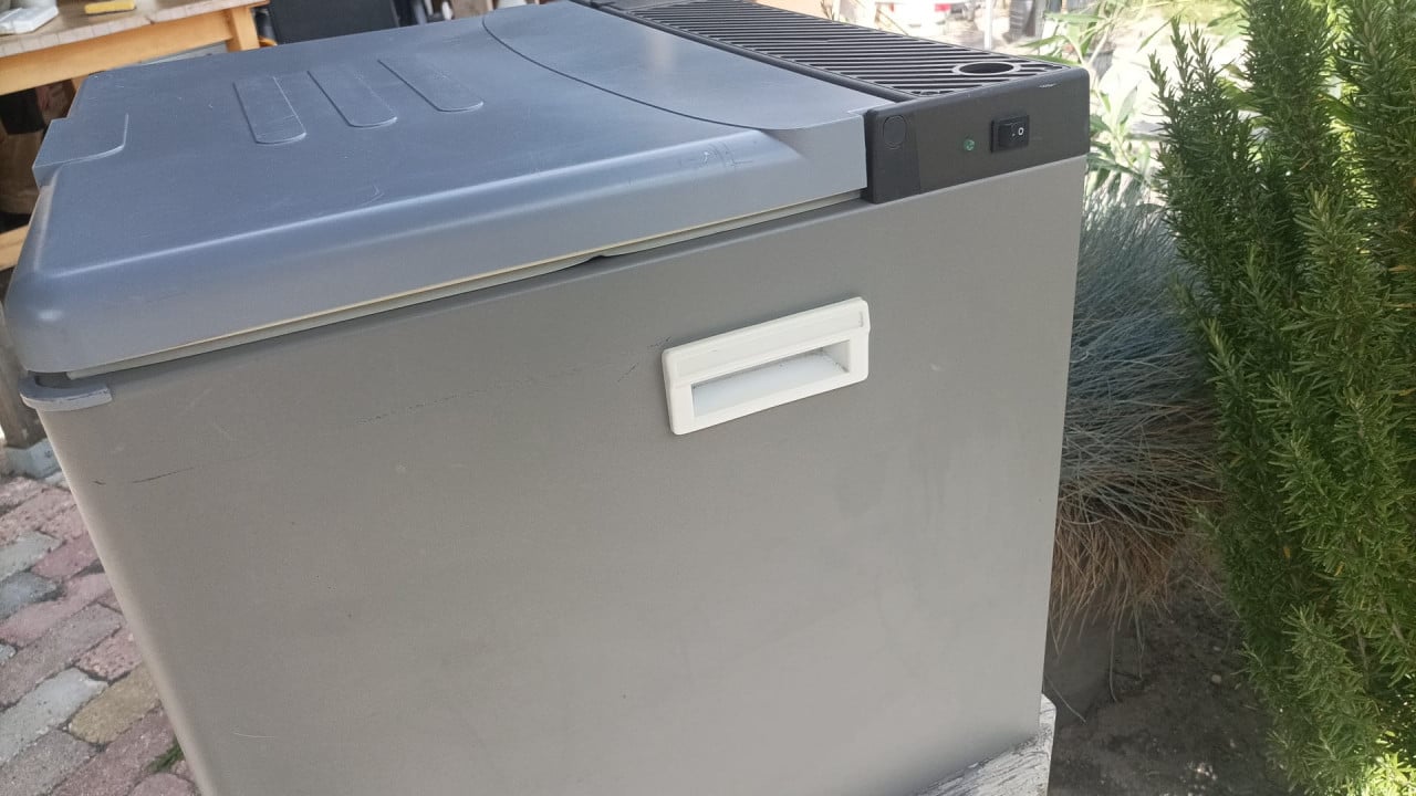 Koelbox 40 liter (werkt op gas, 12V en 230V)