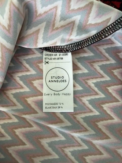Nieuw | Studio Anneloes haltertop met zigzag print | S