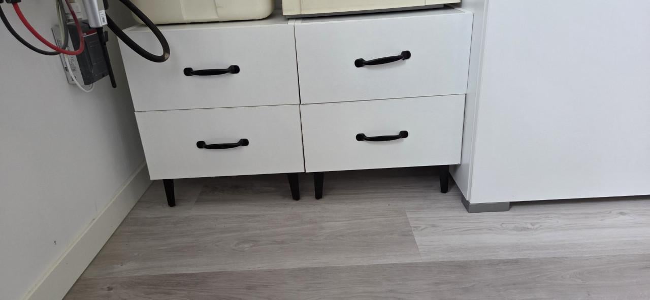 2 nachtkastjes