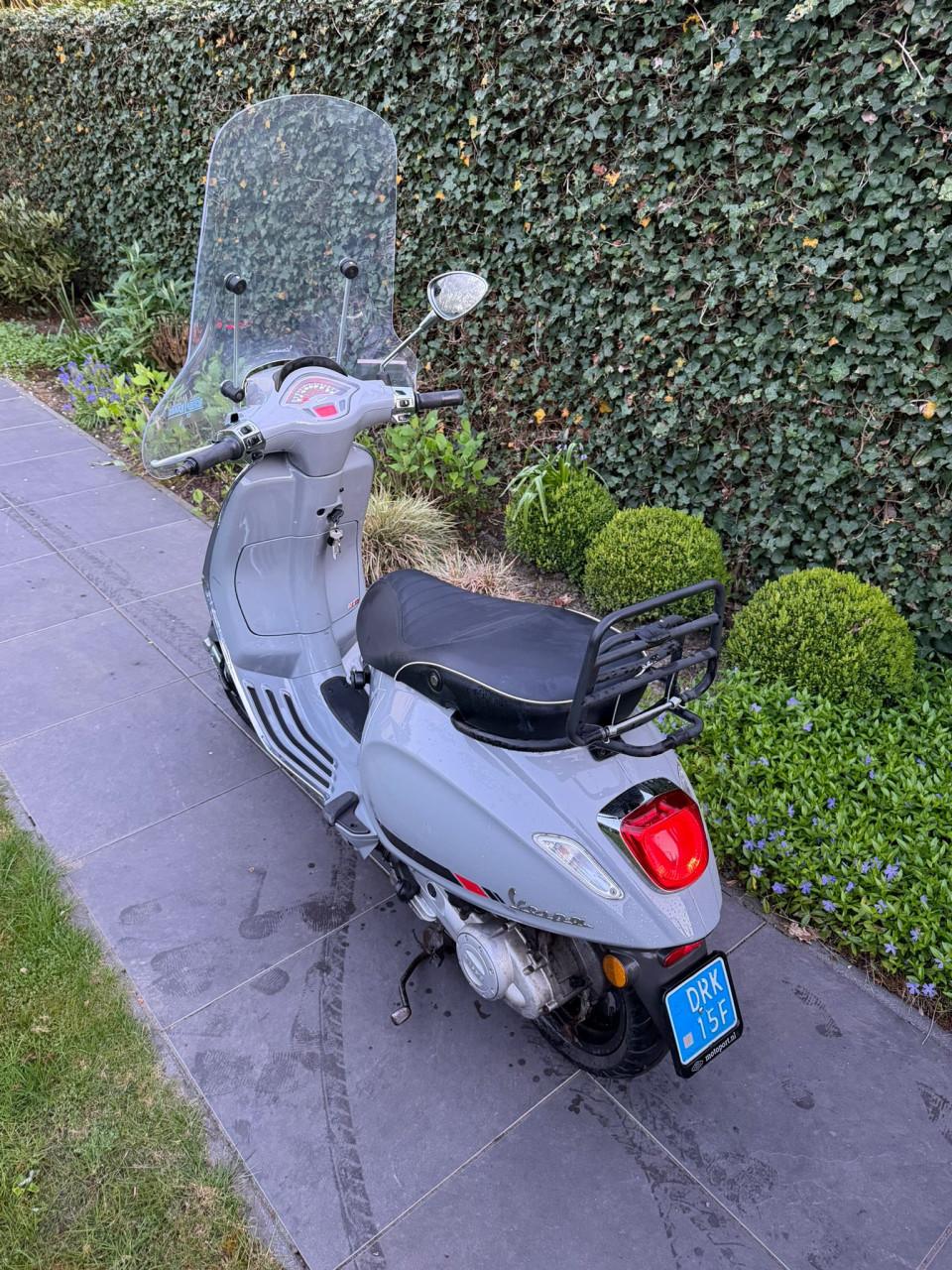 Vespa Sprint 2018 I IGET I Nardo Grijs I 23800 KM I