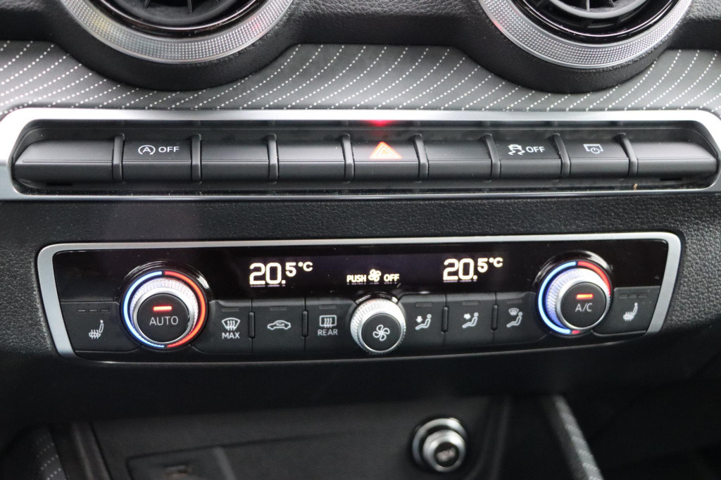 Audi Q2 30 tfsi s-line edition sound 110pk
