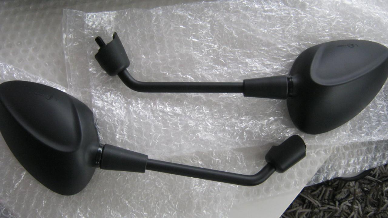 Nieuw vespa spiegels en remhendels  mat zwart voor 25 euro