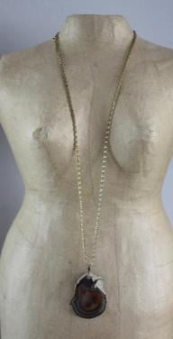 Goudkleurige ketting met steen hanger