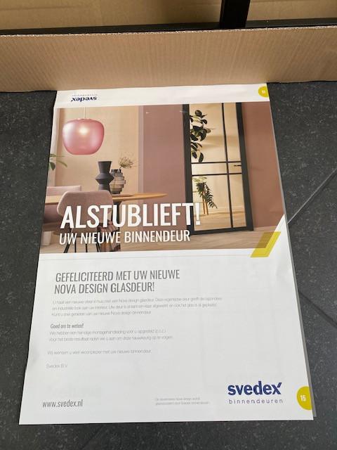 Opdekdeur Svedex zwart met glas en loopslot fonkelnieuw !
