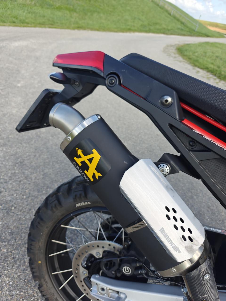 2024 Aprilia Tuareg 660 Artreides Black met veel extra's