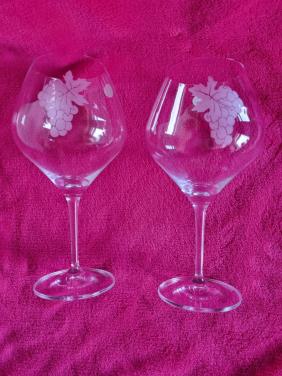 Nieuw: 2 kristallen wijnglazen
