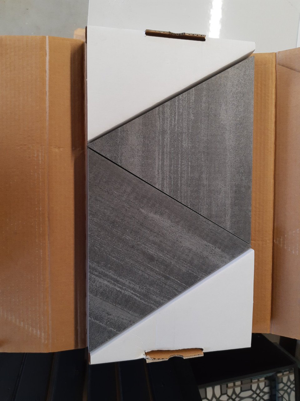 3030-144 Antraciet driehoekige tegels, 30x26 cm, van € 137,84 per doos voor