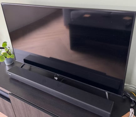 Samsung 43 inch tv + soundbar