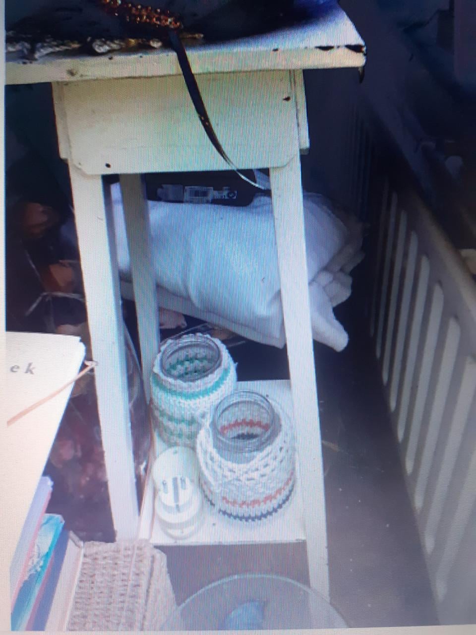 2 x Plantentafeltje wit met lade / & Nachtkastjes