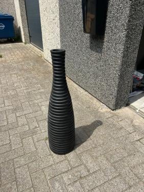 Vaas - zwart modern