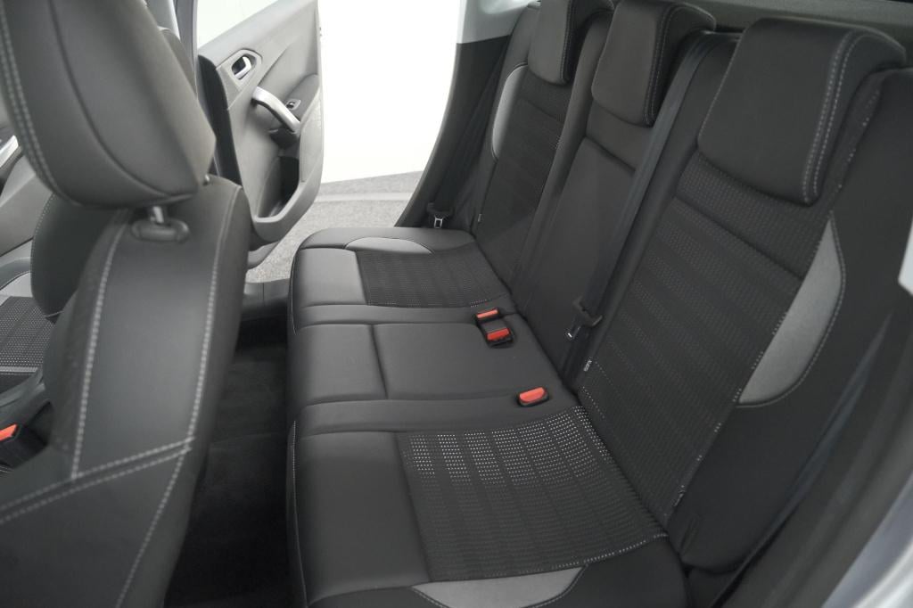 Peugeot 2008 puretech 110 allure | trekhaak | apple carplay | parkeersensor