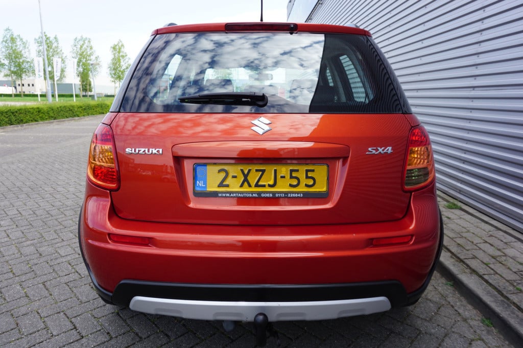 Suzuki Sx4 1.6 comfort airco / navi / parkeers. / elektr. ramen