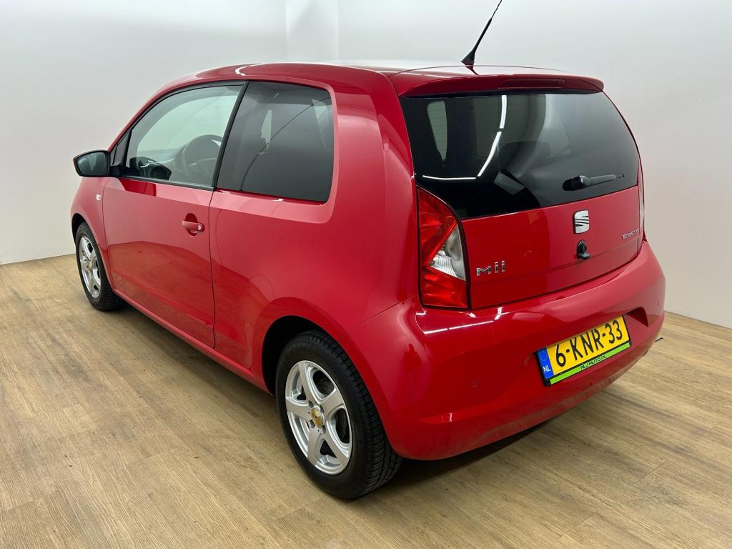 Seat Mii occasion 1.0 style sport | rood | tweedehands seat mii | airco | c