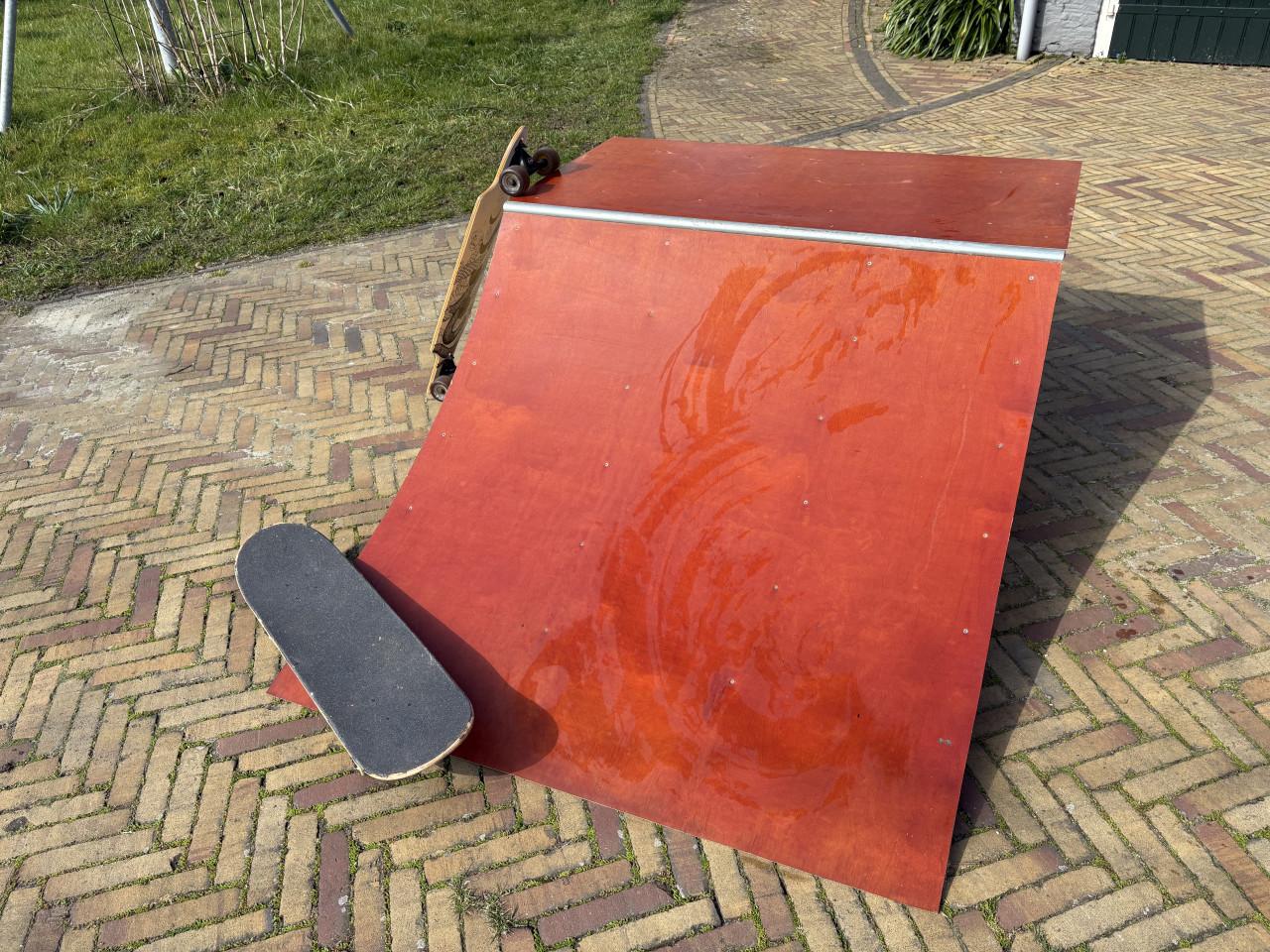 Skateboard quarter pipe, half pipe, lxbxh 170x123x60 cm