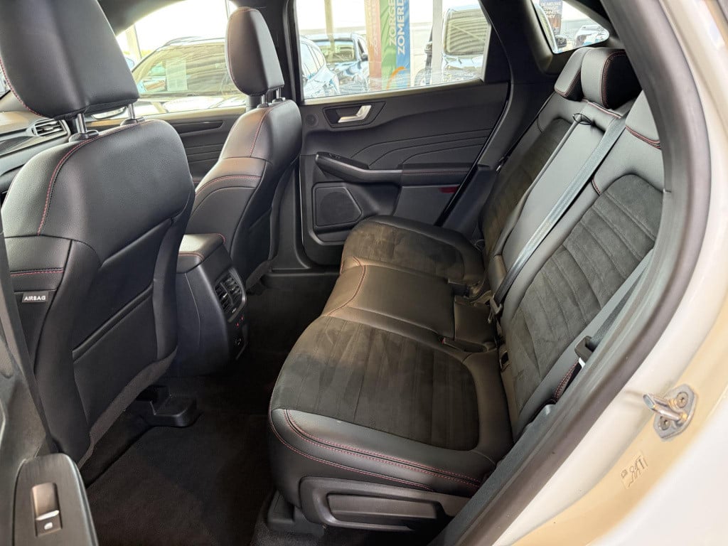 Ford Kuga 2.5 phev st-line x 18'' | elektrische trekhaak | hud | acc | pano