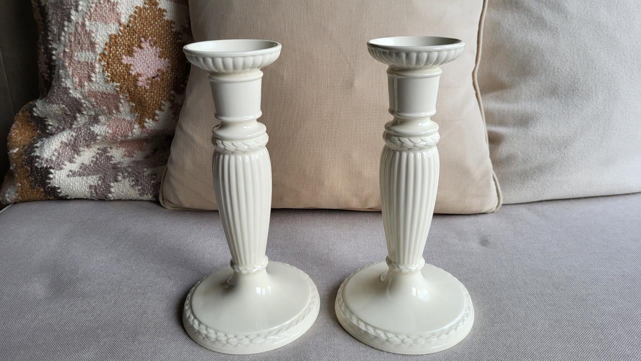Set van 2 Wedgwood Edme kandelaars h 21 cm