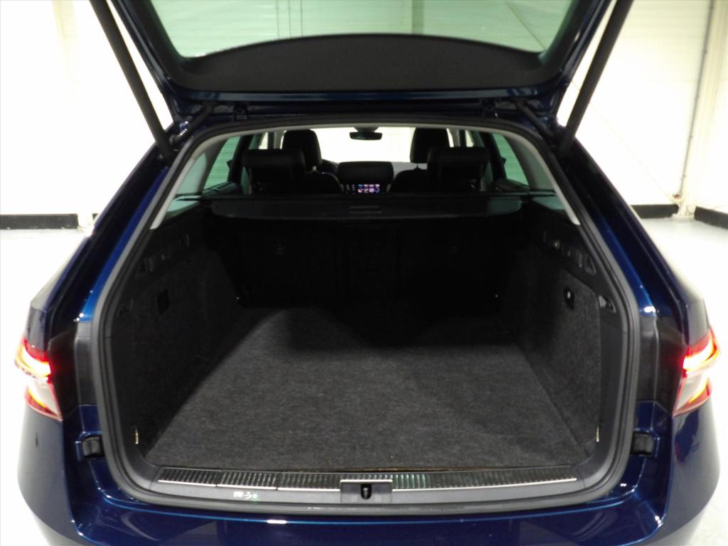 Skoda Superb combi 1.4 tsi phev 217pk dsg l&k