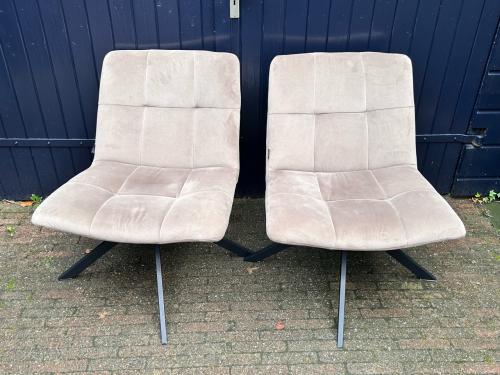 2 draaistoelen