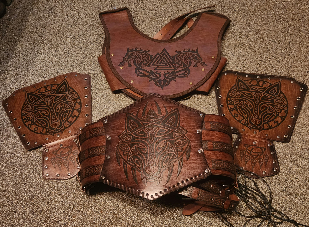 Nieuwe bruine Viking set  voor o.a. Elfia/Elftopia