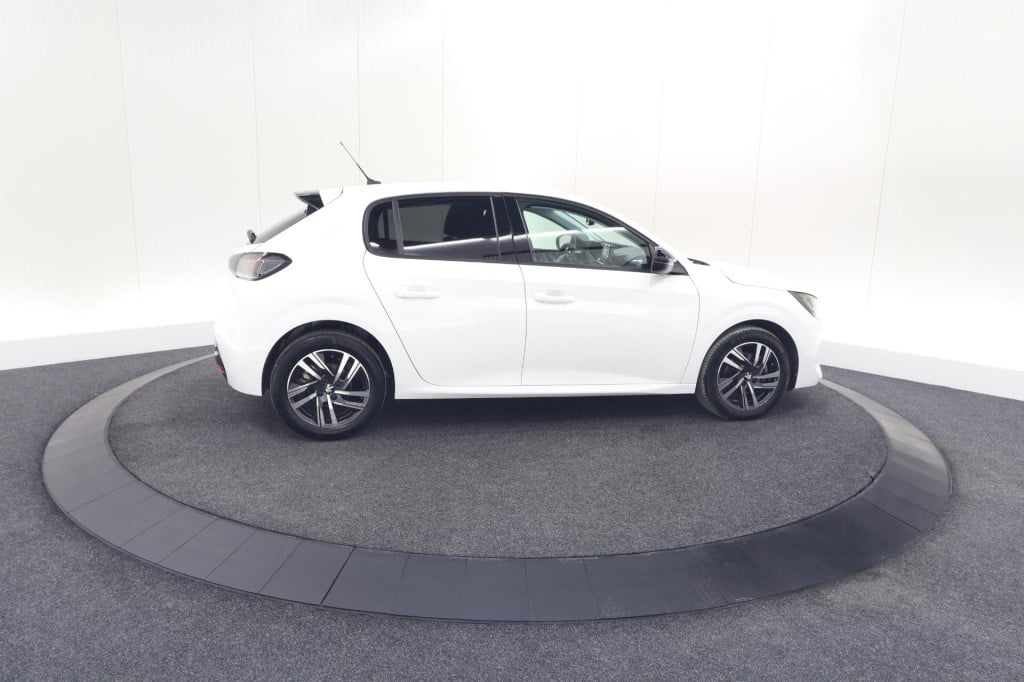 Peugeot 208 puretech 100 allure pack | camera | apple carplay | stoelverwar