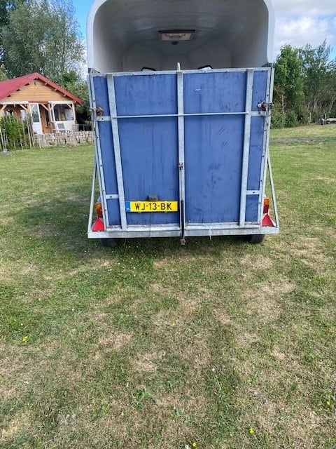 Paardentrailer voor 2 paarden
