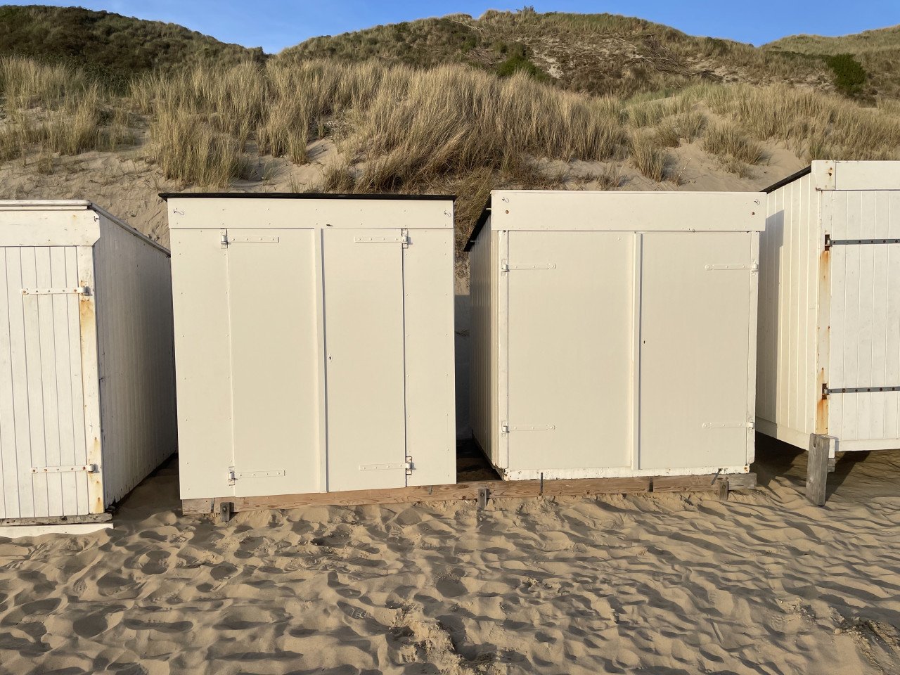 Te huur: Dag strandhuisje op het strand van Groot Valkenisse