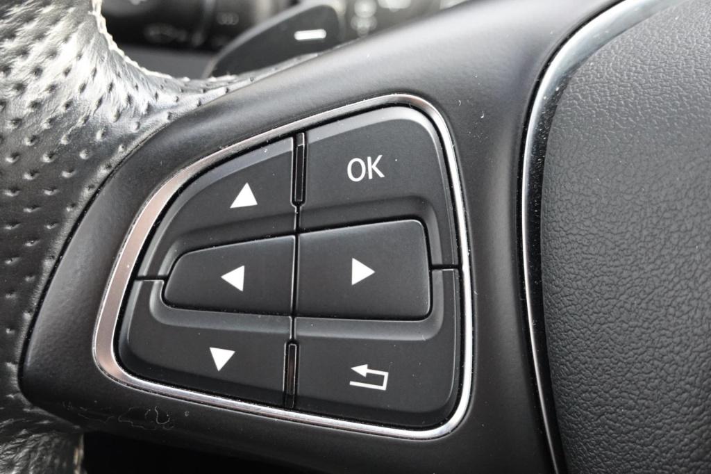 Mercedes-Benz Cla shooting brake 180 orangeart edition