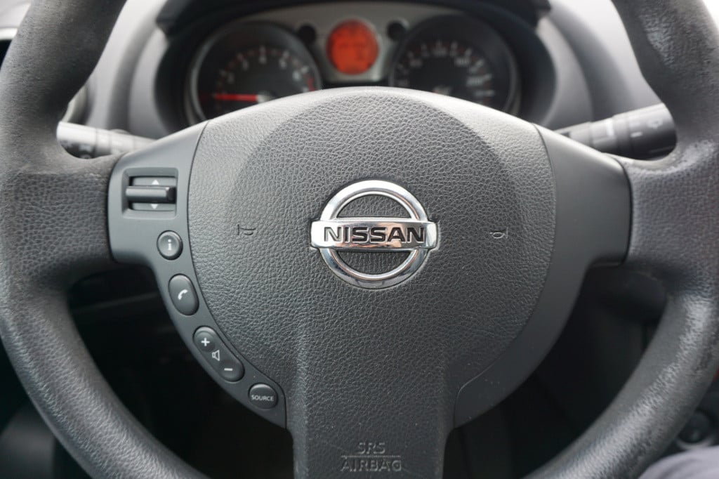 Nissan Qashqai 1.6 visia airco / elektr. ramen / trekhaak