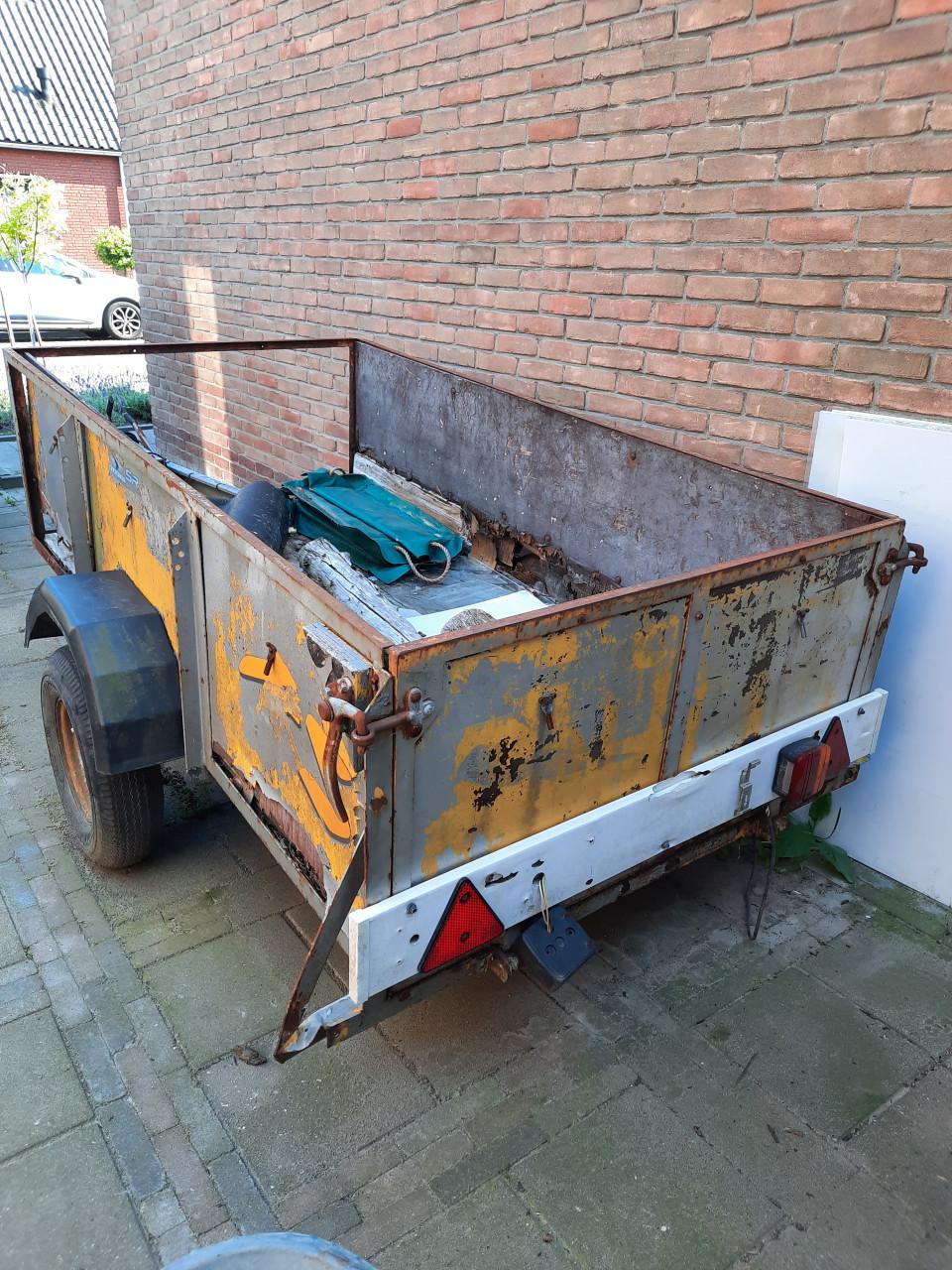 Aanhangwagen aanhanger kar opknapper Alko geremd bagagewagen
