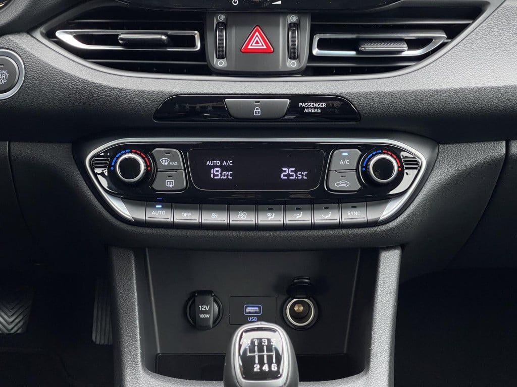 Hyundai I 30 wagon 1.0 t-gdi mhev comfort smart | navigatie | camera | appl