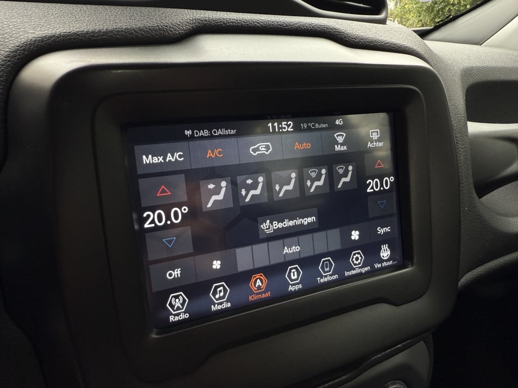 Jeep Renegade 1.0t limited // stoel en stuurverwarming // carplay //
