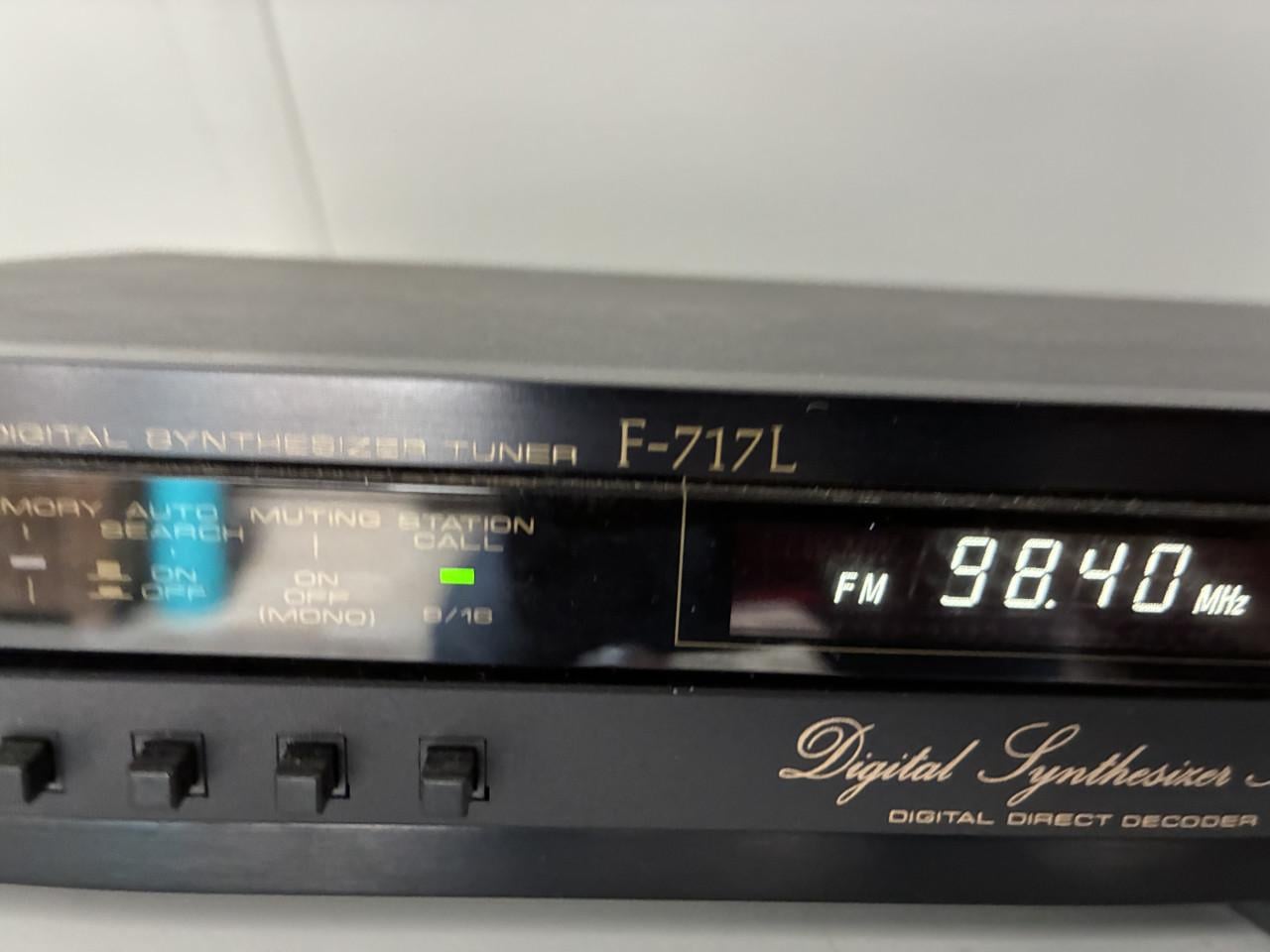 Pioneer F-717L tuner