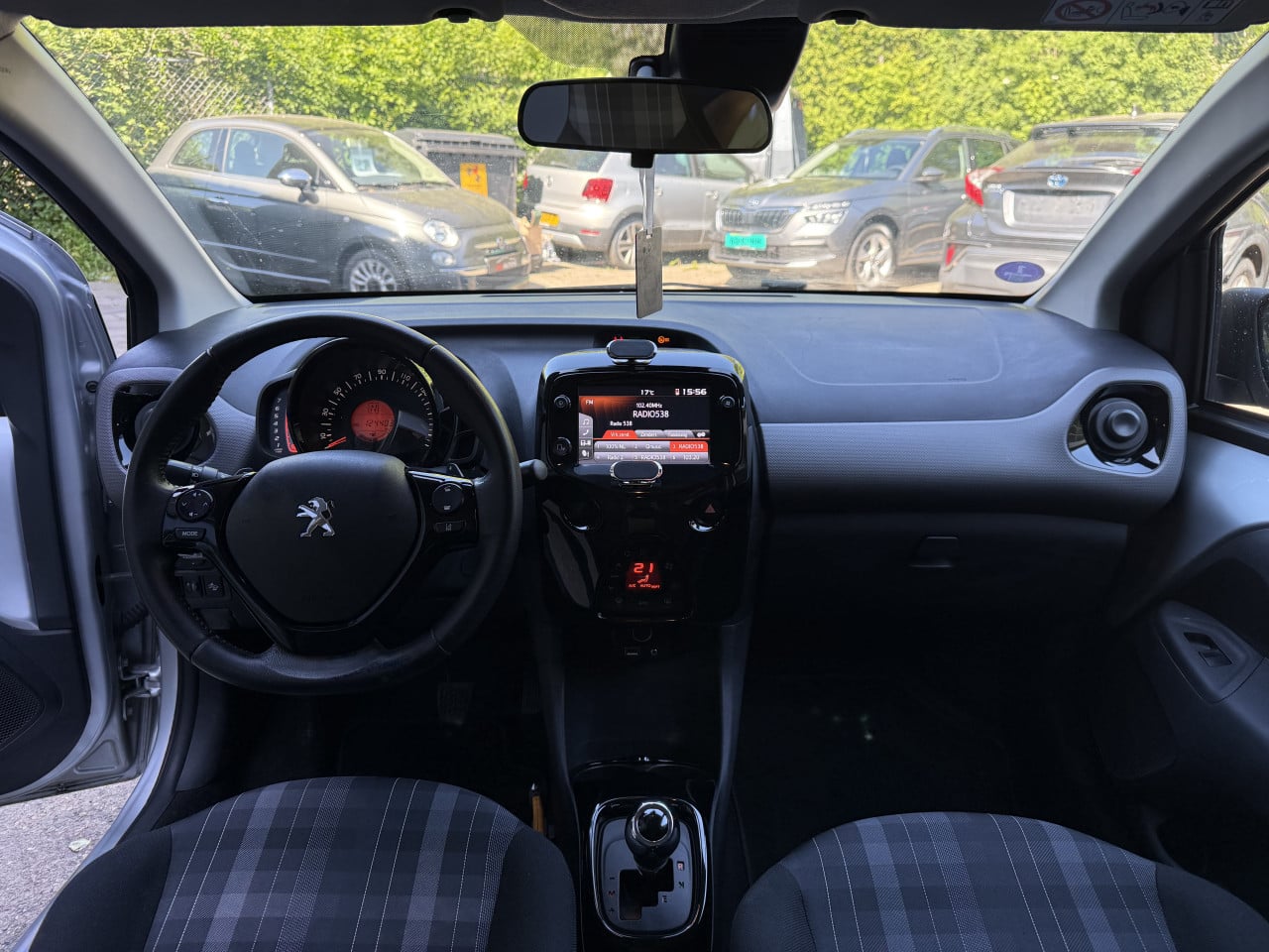 Peugeot 108 1.0 e- VTi Automaat/ Led/ Scherm/ Lane/ Airco/ Full option