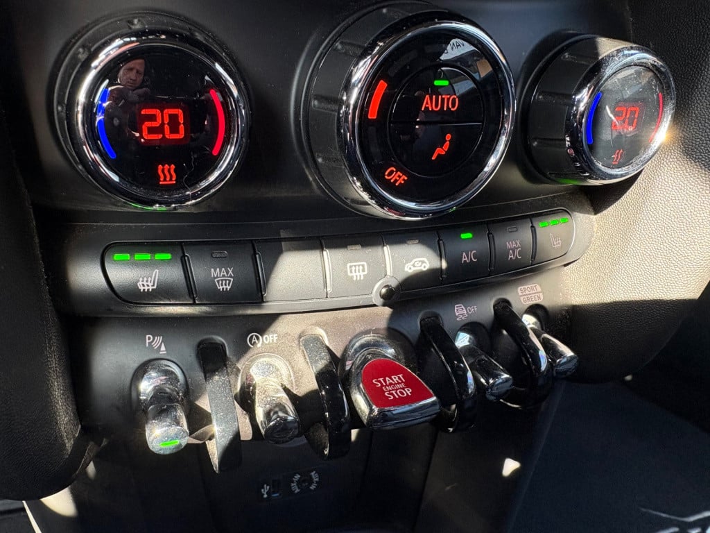 Mini Cooper Cabrio mini 1.5 chili business