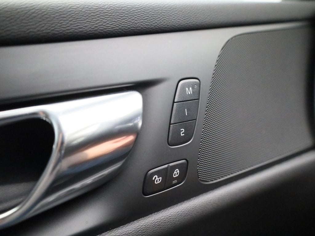 Volvo V60 2.0 b4 inscription | automaat | lmv | virtual cockpit | parkeer s