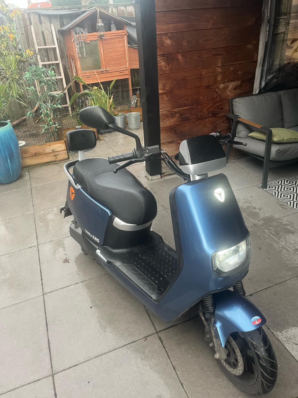 Tweedehands elektrische scooter (Yadea sE8s)