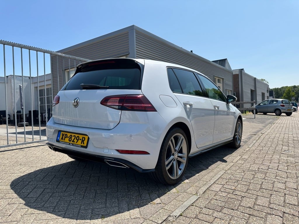 Volkswagen Golf 1.5 tsi highline business r dsg 18'' velgen led pdc