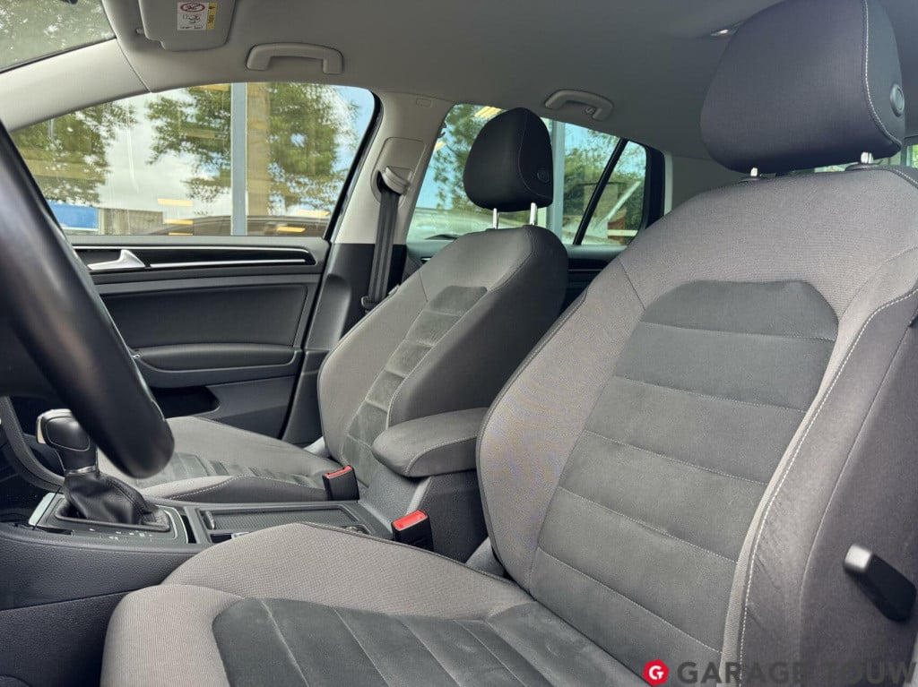 Volkswagen Golf 1.5 tsi highline business r dsg 150pk