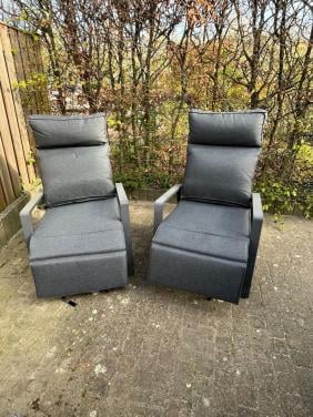 2x Luxe verstelbare tuinstoelen met dikke kussens – antraciet