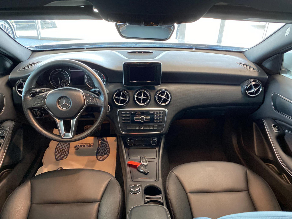 Mercedes-Benz A-Klasse 180 ambition style automaat , afneembare trekhaak