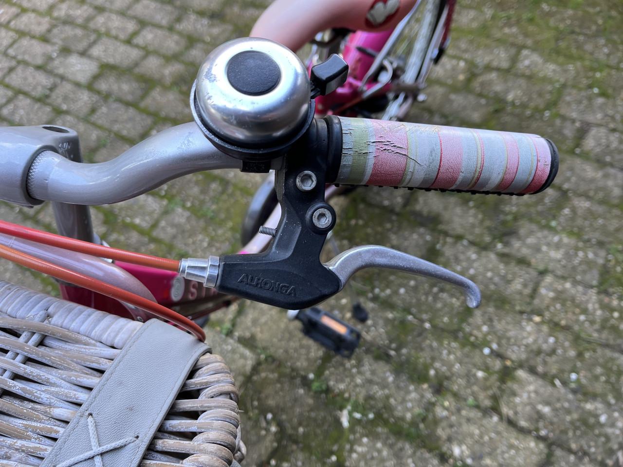 Meisjesfiets 20 inch. Heel netjes en in orde. Lees advertentie.