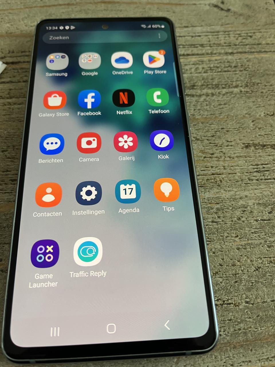 Te koop Samsung s20 fe zo goed als nieuw met oplader en doos