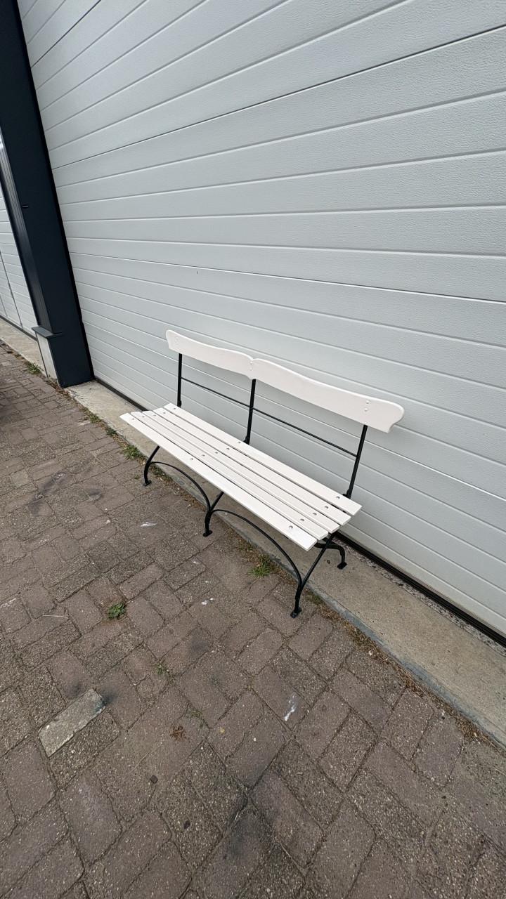 Frans tuinbankje