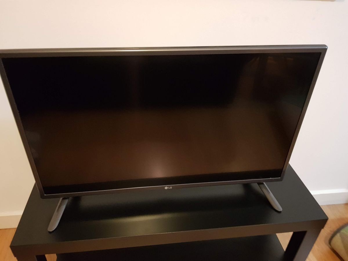 LG 32 inch 81cm Full HD Smart tv