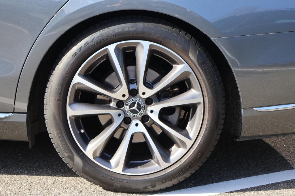 Mercedes-Benz E-Klasse 200 exclusive l airmatic luchtvering l panoramadak l