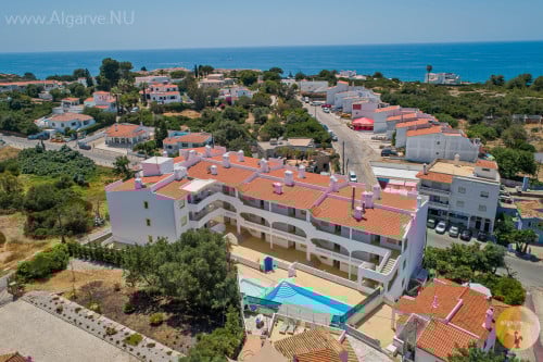 LAST MINUTE-Algarve/Portugal vakantieappartement met zwembad en aan zee.