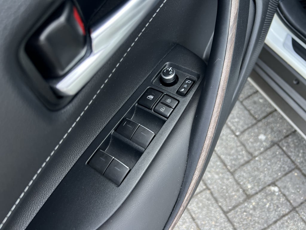 Toyota Corolla Touring Sports 1.8 hybrid trek