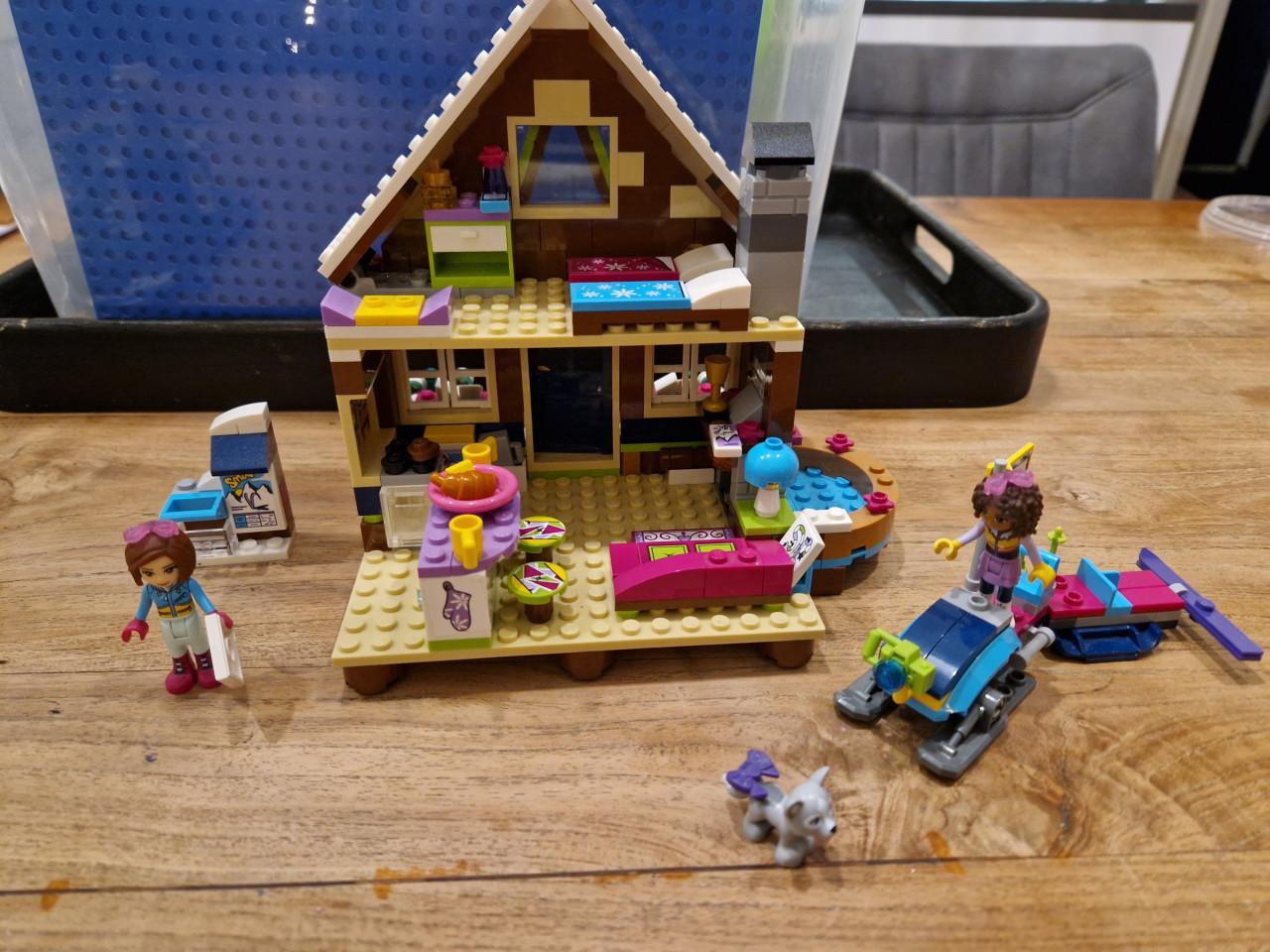 Lego Friends wintersport chalet 41323