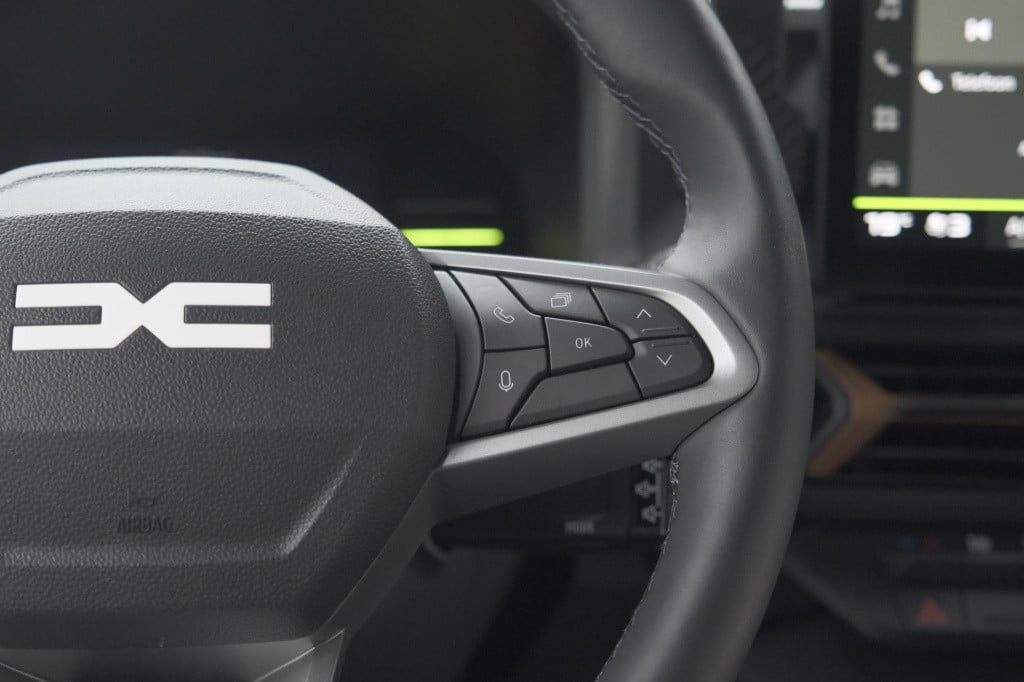 Dacia Duster mild hybrid 130 extreme | camera | apple carplay | parkeersens