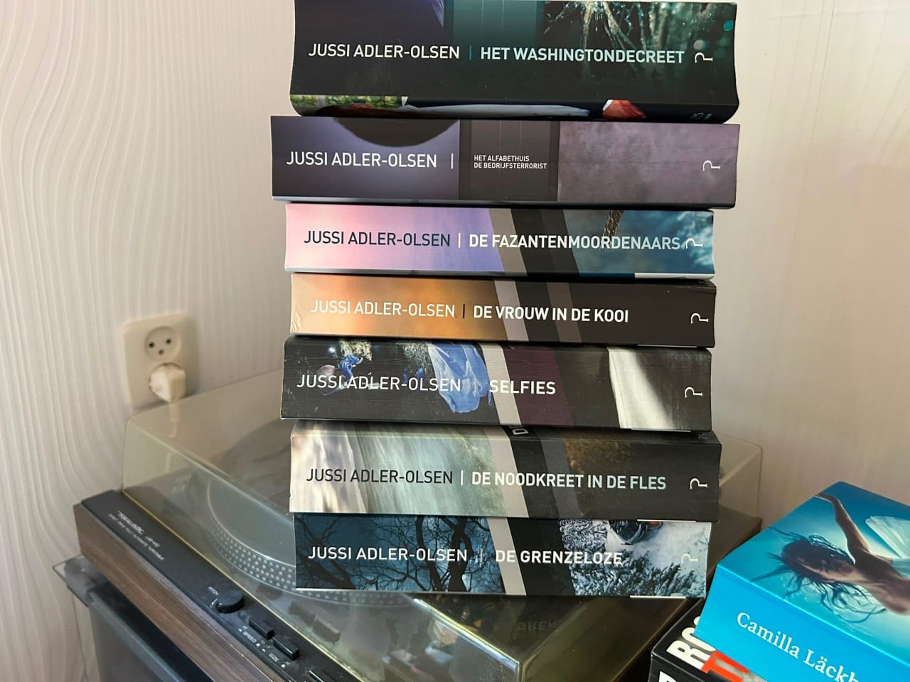 Grote verzameling thrillers (>1.000 st) incl 8 boekenkasten